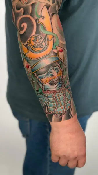 Embody the strength and discipline of the warrior class. Book your bespoke vibrant traditional Japanese samurai piece with experienced artist Daisuke Sakaguchi at Silent Moon Tattoo (London SE16).