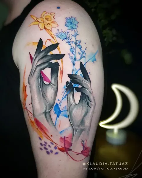 Transform your expressive surrealism concepts into reality! Book your custom mixed-media abstract piece with 15-year veteran artist Klaudia at Silent Moon Tattoo (London SE16).